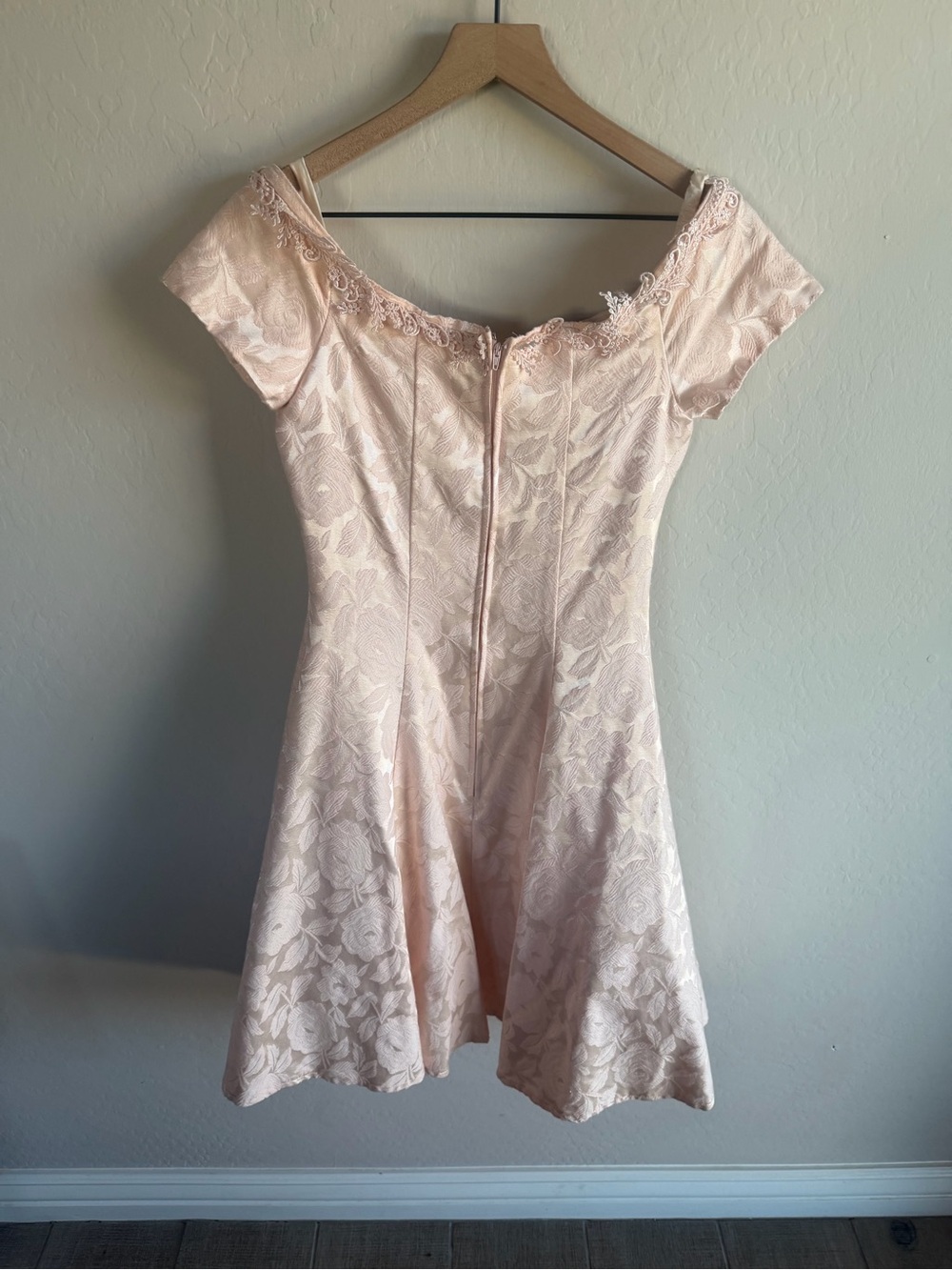 Vintage Niki Blush Pink Lace Fit-and-Flare Dress Size 6 Coquette USA Old Money - Picture 4 of 4